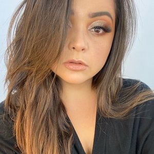 Meet your Posher, Paola